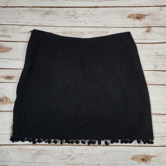 Umgee embroidered bird and flower boho mini skirt fully lined woman's size large - Picture 4 of 13